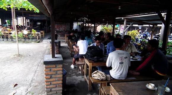 Warung Kopi = Ruang Kuliah Kami Warung Kopi = Ruang Kuliah Kami