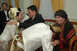 Sungkeman Sungkeman