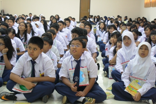 Memotivasi Diri Dengan Kerja Keras untuk Berprestasi Memotivasi Diri Dengan Kerja Keras untuk Berprestasi