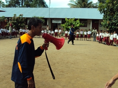 Trauma Healing Sebuah Kenangan Gempa Padang Trauma Healing Sebuah Kenangan Gempa Padang