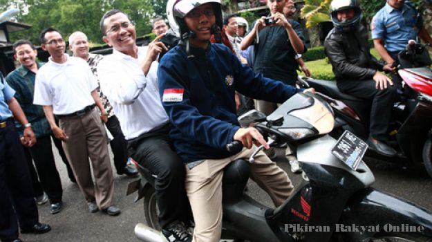 Dahlan Iskan Bisa Jadi Presiden Tanpa Biaya Dahlan Iskan Bisa Jadi Presiden Tanpa Biaya