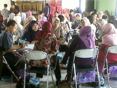 Saya Kok Gak Bisa Nulis Pak? (Belajar Ilmu PTK di SMAN1 Tambun Selatan) Saya Kok Gak Bisa Nulis Pak? (Belajar Ilmu PTK di SMAN1 Tambun Selatan)