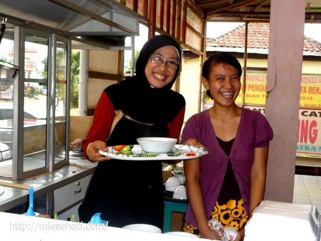 Jualan Itu (Ternyata) Gampang Jualan Itu (Ternyata) Gampang