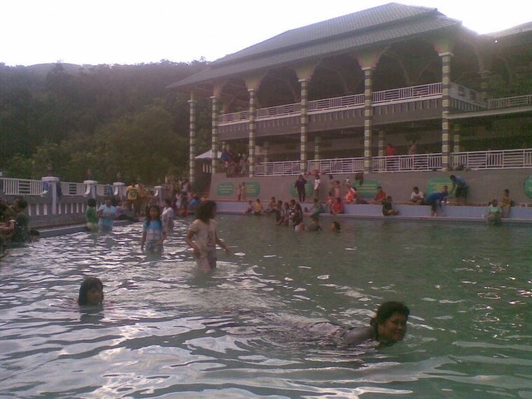 Pemandian Kolam Renang Aek Milas (Air Panas) Paringgonan Pemandian Kolam Renang Aek Milas (Air Panas) Paringgonan