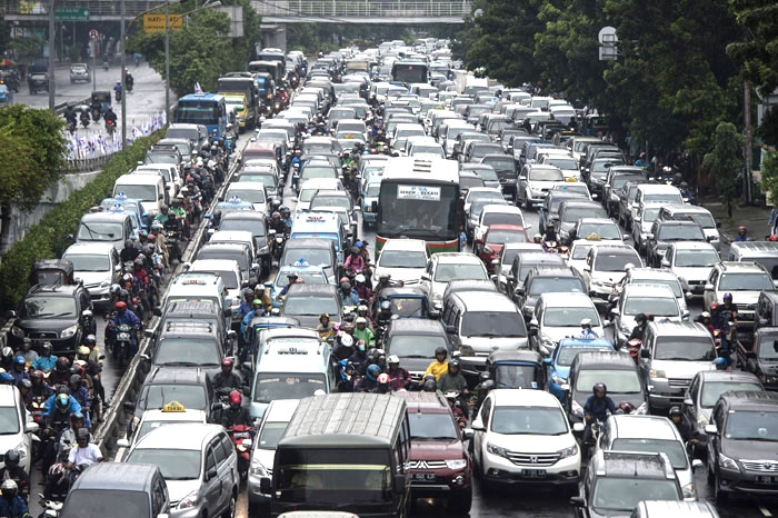 Jurus Ahok Atasi Macet Jakarta oleh Gapey Sandy Halaman 1 Jurus Ahok Atasi Macet Jakarta oleh Gapey Sandy Halaman 1