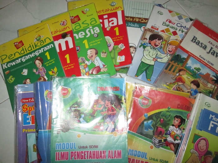 Beratnya Pelajaran Anak Kelas 1 SD oleh Suci Handayani Beratnya Pelajaran Anak Kelas 1 SD oleh Suci Handayani