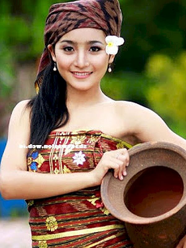 gadis suku madura