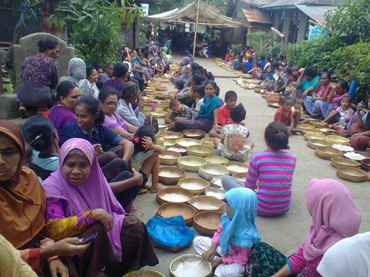 Pesan Toleransi dari Ritual Adat Lewak Tapo