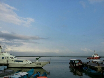Penasaran Kampung Laut Desa Terpencil Dan Keindahan Laguna