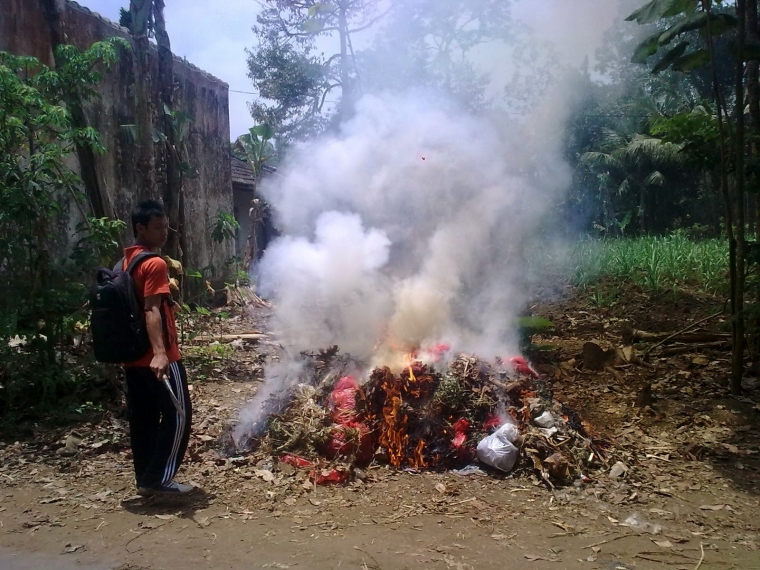 Bakar Sampah Sembarangan Apa sih Hukumannya Kompasiana com Bakar Sampah Sembarangan Apa sih Hukumannya Kompasiana com