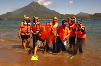 Sensasi Snorkeling Di Perairan Larantuka Pesona Wisata Sensasi Snorkeling Di Perairan Larantuka Pesona Wisata