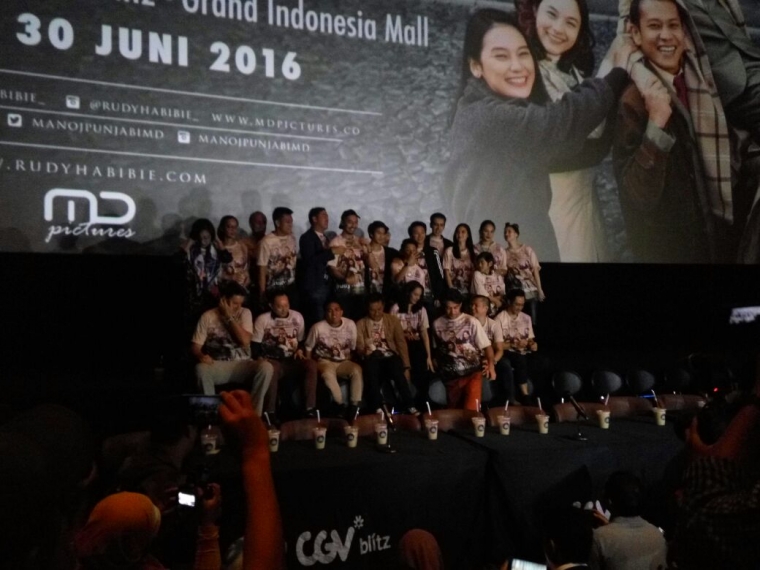 Mengenal Sejarah Lewat Film Rudy Habibie