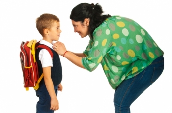 Hari Pertama Sekolah Mengantar Anak Dengan Semangat Dan Hari Pertama Sekolah Mengantar Anak Dengan Semangat Dan