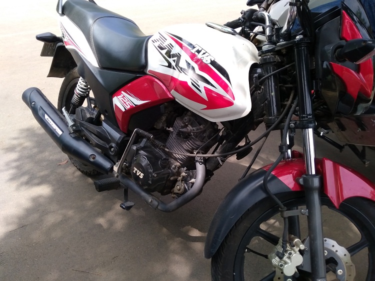 TVS Max 125 Motor Pria Paling Irit di Indonesia oleh TVS Max 125 Motor Pria Paling Irit di Indonesia oleh