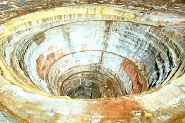 Peran Freeport Sebagai Kontributor Pentingnya Tambang Peran Freeport Sebagai Kontributor Pentingnya Tambang