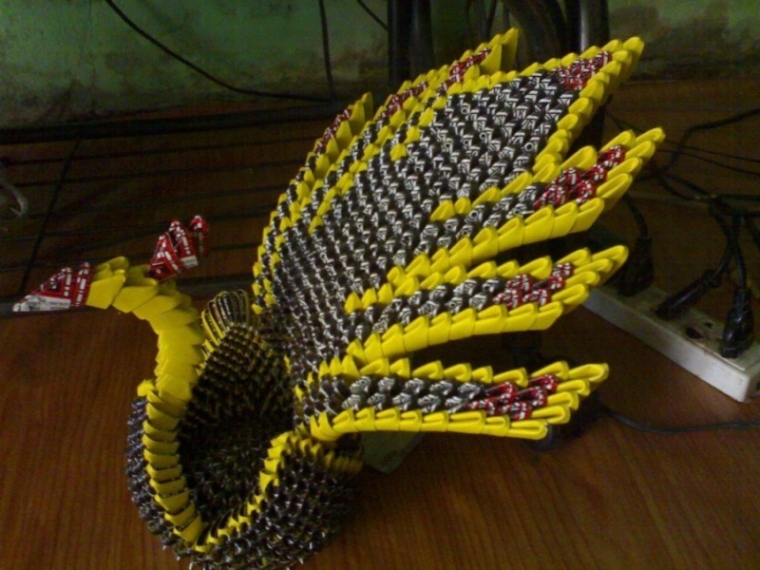 Memanfaatkan Barang Bekas Menjadi Kerajinan Tangan Yang Unik