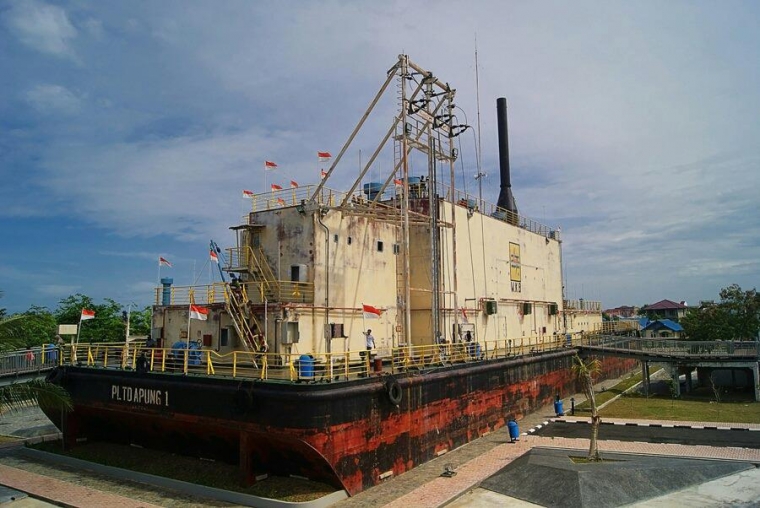 Kedahsyatan Tsunami yang Terekam di Monumen Kapal PLTD Kedahsyatan Tsunami yang Terekam di Monumen Kapal PLTD