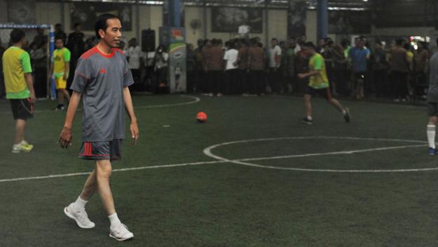 Politik Sepak Bola Joko Widodo Halaman 1 Kompasiana com Politik Sepak Bola Joko Widodo Halaman 1 Kompasiana com