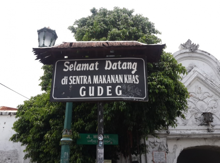 Hasil gambar untuk gudeg wijilan