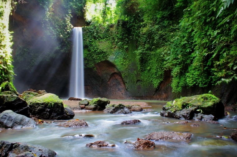 Air Terjun Tibumana Cocok buat Petualang Pemula Halaman 1 Air Terjun Tibumana Cocok buat Petualang Pemula Halaman 1