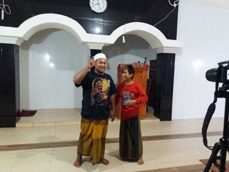 Nasib Santri Berambut Pirang oleh Arif Khunaifi Nasib Santri Berambut Pirang oleh Arif Khunaifi