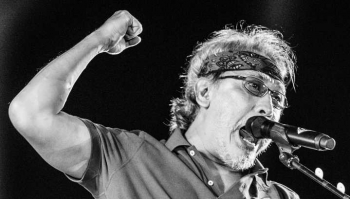 Surat Cinta Buat Iwan Fals Sebab Zaman Tetap Bergerak Surat Cinta Buat Iwan Fals Sebab Zaman Tetap Bergerak