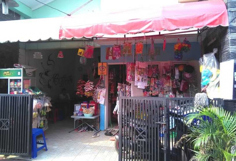 Begini Cara Warung Kelontong Ini Tetap Bertahan Di Era