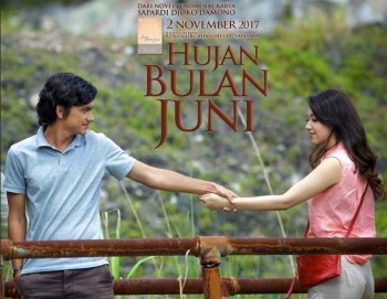 Lirik Puisi Hujan Bulan Juni Sapardi Djoko Damono KT Puisi Lirik Puisi Hujan Bulan Juni Sapardi Djoko Damono KT Puisi