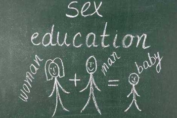 Hasil gambar untuk 5 Tips Menyerahkan Pendidikan Seks Pada Anak