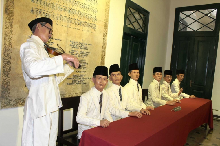 Jong Ambon Hanya Perkumpulan Sepak Bola? oleh Berty  Jong Ambon Hanya Perkumpulan Sepak Bola? oleh Berty