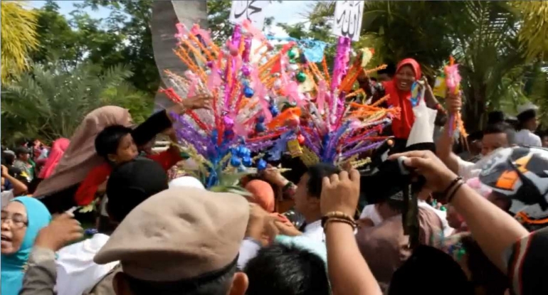 Maulid Nabi di Palopo Tidak Wah kalau Tidak Rebutan Maulid Nabi di Palopo Tidak Wah kalau Tidak Rebutan