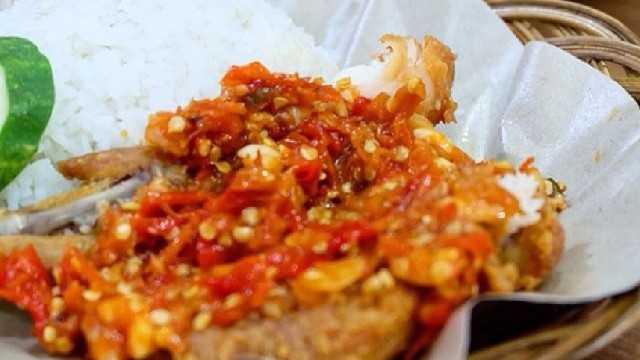 Ayam Geprek dengan Keju Leleh Kekinian!