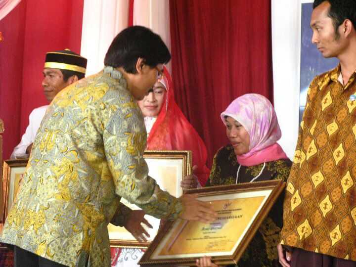 Bersinar Seindah Mutiara Melalui Usaha Pengolahan Kain Bersinar Seindah Mutiara Melalui Usaha Pengolahan Kain