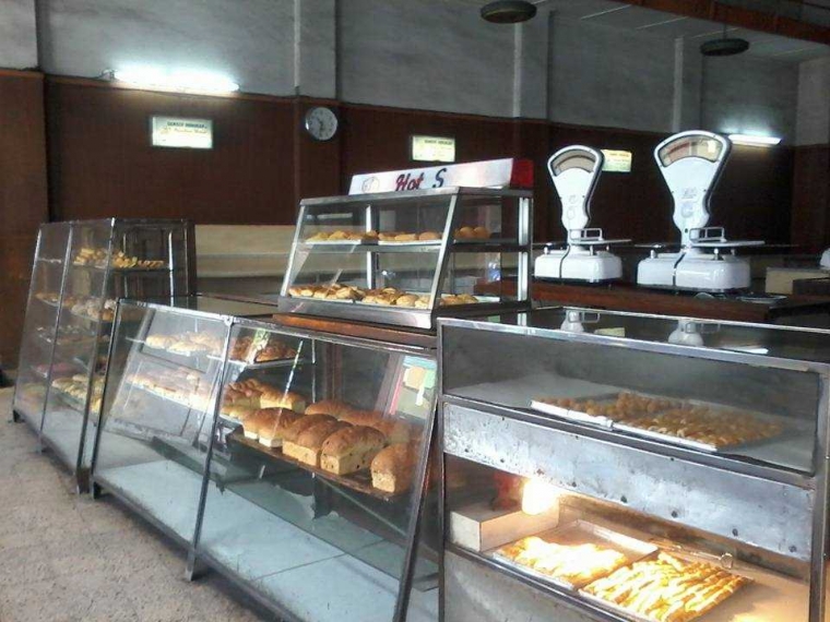 Sarapan ala Tempo Doeloe di Toko Roti Sumber Hidangan, Braga, Bandung - Kompasiana.com