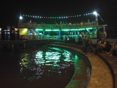 Melirik Potensi Wisata Sungai Gilen oleh chairil anwar ... Kompasiana.com240 × 180Search by image Kendala Transportasi Wisata Kapal di Tepian Sungai Kapuas