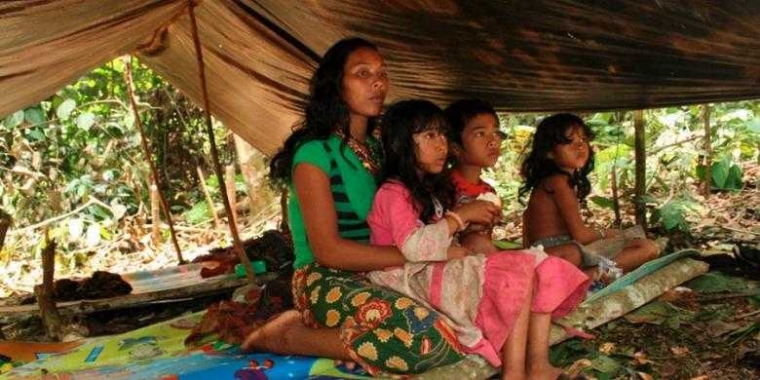 Dalam Tradisi Lisan Dayak Di Daerah Itu Sering Disebut Nansarunai Usak Jawa Yakni Kerajaan Nansarunai Dari Dayak Maanyan Yang Dihanc Kalimantan Budaya Pakaian