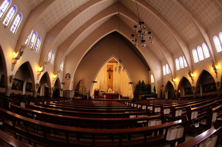 Memasuki Ruang Batin Warisan Belanda Gereja Katedral Ijen Memasuki Ruang Batin Warisan Belanda Gereja Katedral Ijen