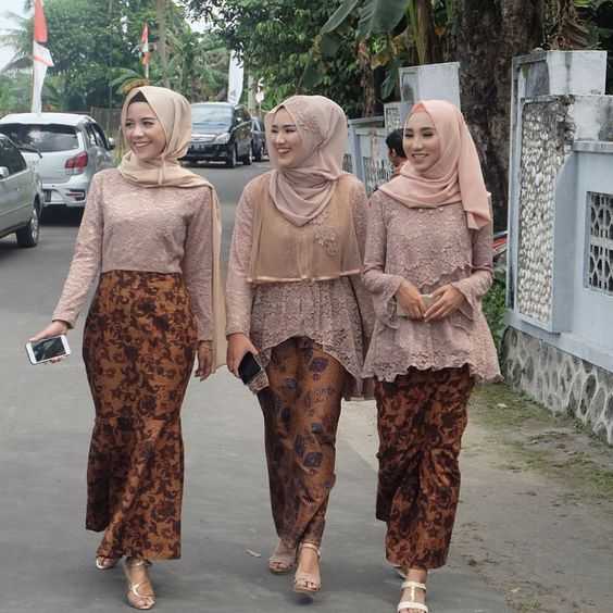 Tips Cantik Menggunakan Batik  Ketika Pesta Kompasiana com