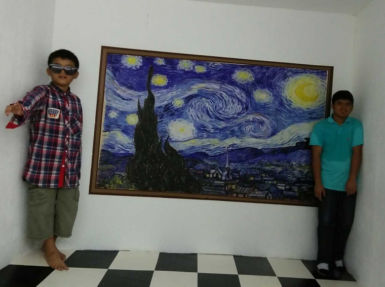 Memahami "Point of View" Opini Penulis di "3D Trick Museum Penang"