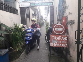 Dilarang Naik Kendaraan Kearifan Lokal Ala Yogyakarta Dilarang Naik Kendaraan Kearifan Lokal Ala Yogyakarta