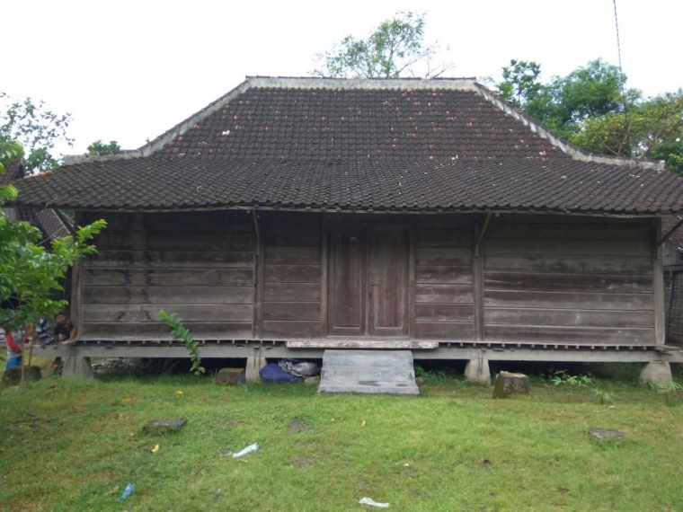 Mengenal Gladak Rumah Tradisional Blora dari Kayu Jati Mengenal Gladak Rumah Tradisional Blora dari Kayu Jati