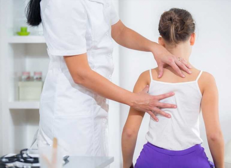 Mengenal Jenis Kelainan Tulang Belakang Halaman All