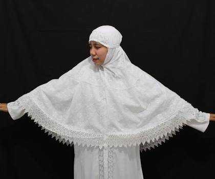 Pesona Jilbab Putih