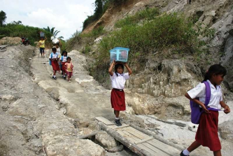 Biografi Madden Siagian iPagari Batu iTanahi Kelahiran 2 Biografi Madden Siagian iPagari Batu iTanahi Kelahiran 2