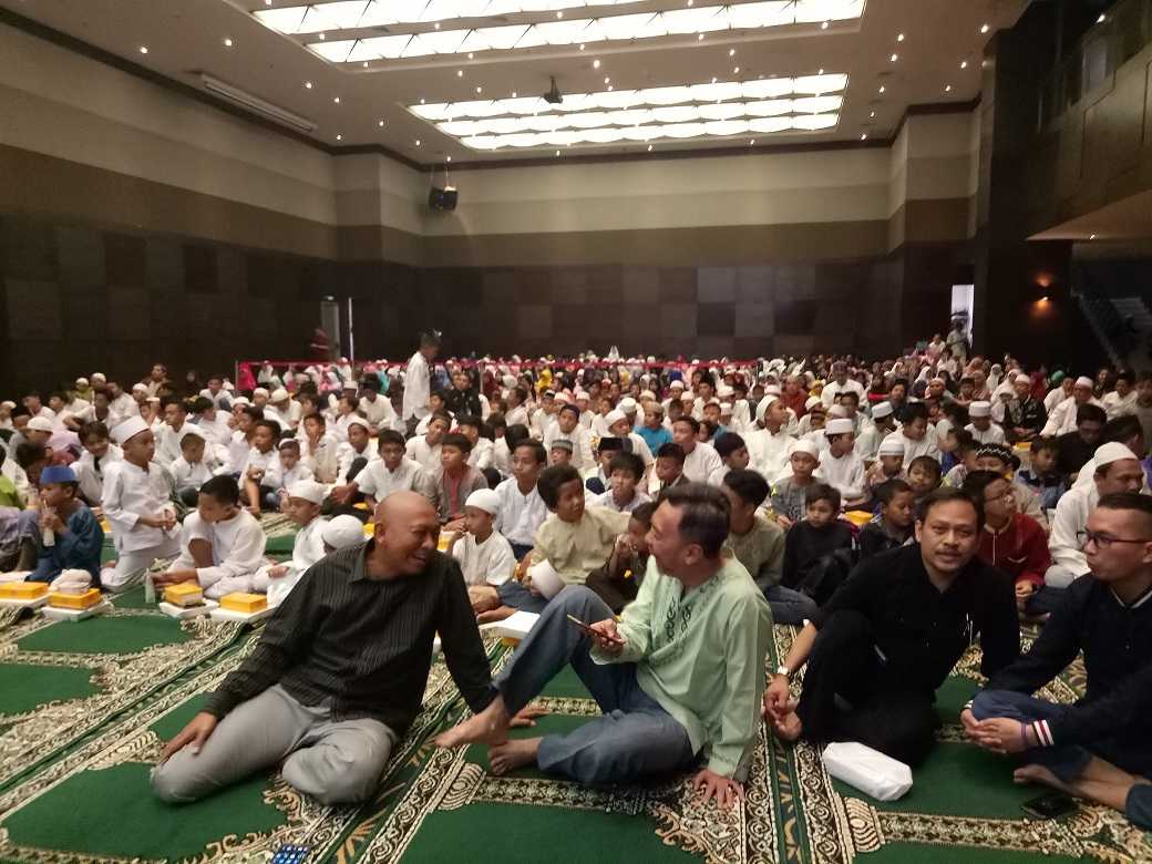 "Spirit Ramadan" K-link Indonesia, Berbagi Kebahagian untuk Senyum 500 Anak Yatim