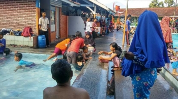 Cipanas Indah Kolam Renang Paling Bebas Halaman All Cipanas Indah Kolam Renang Paling Bebas Halaman All