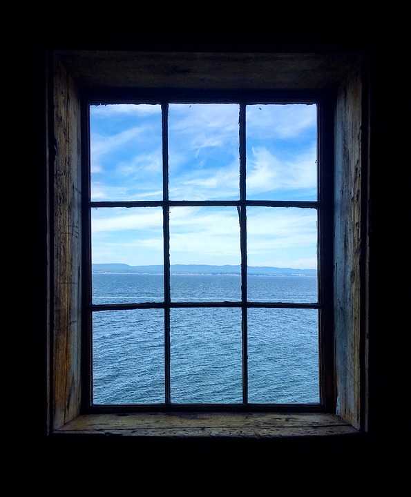 Empat Prosa Lirih tentang Debu Rindu Masa Lalu Kita Empat Prosa Lirih tentang Debu Rindu Masa Lalu Kita