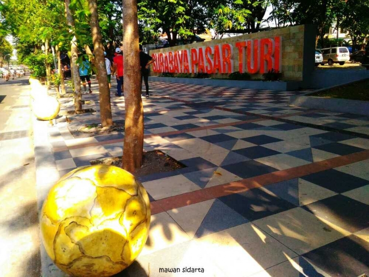 pasar antik bratang surabaya kota sby jawa timur Susuri Trotoar Keren Cara Asyik Menikmati Indahnya pasar antik bratang surabaya kota sby jawa timur Susuri Trotoar Keren Cara Asyik Menikmati Indahnya