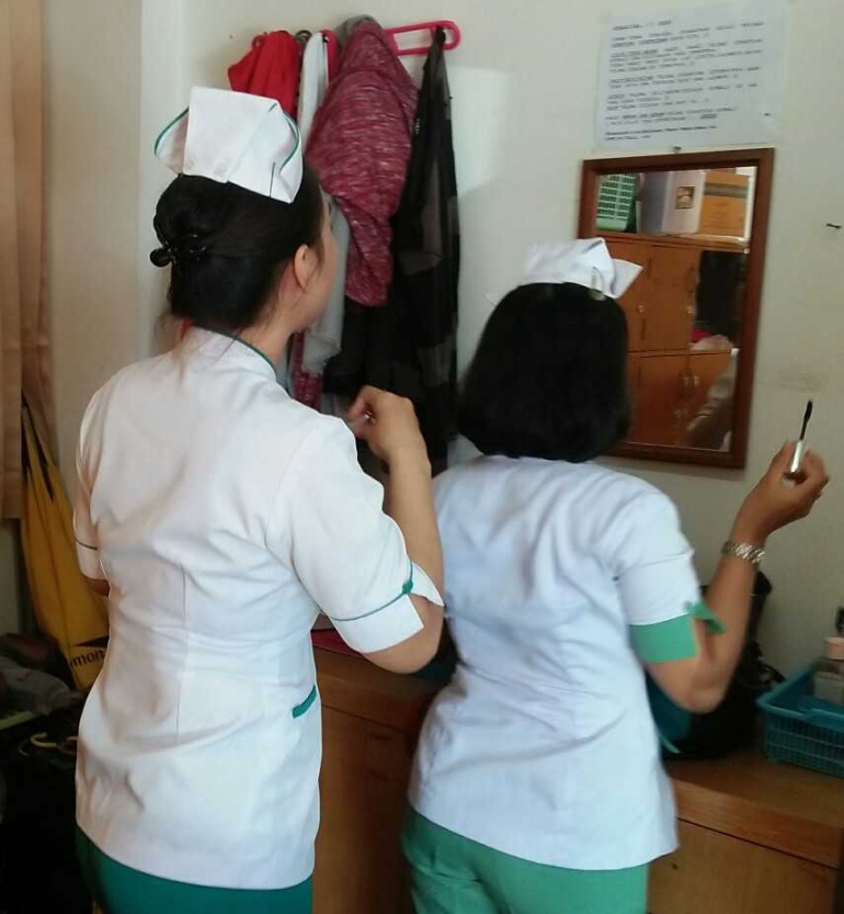 Dengan Perawat Marah marah Sama Dokter Dia Senyum Dengan Perawat Marah marah Sama Dokter Dia Senyum