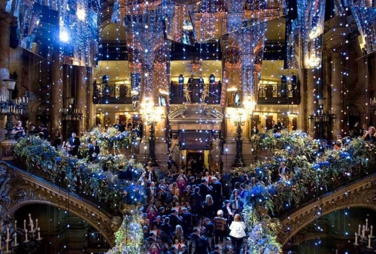 Menikmati Paris Di Malam Hari Halaman All Kompasiana Com